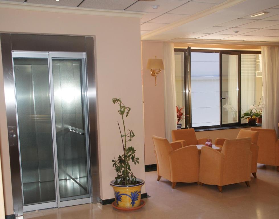 Rosabel Hotell Benidorm Exteriör bild